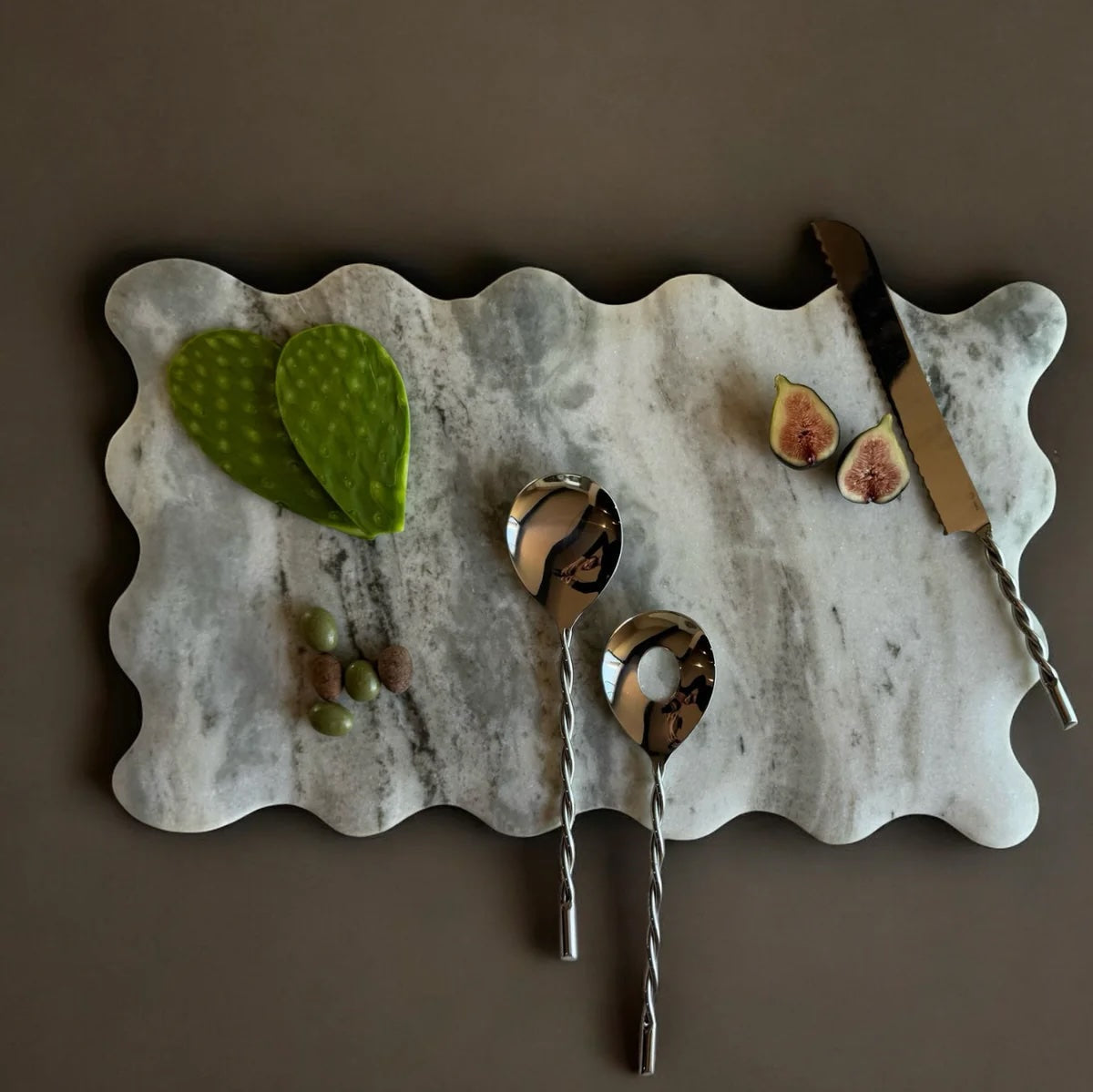 Kora Wavy-Edge Toronto Marble Serving Board - Atlas & Kiln