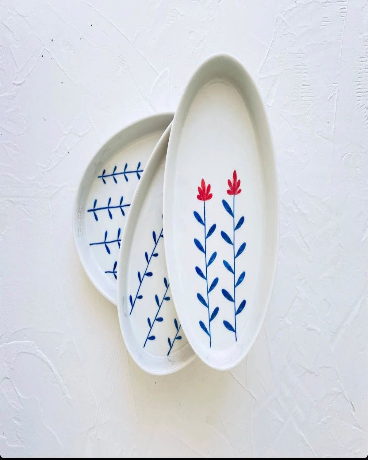 Amapola Hand-Painted Porcelain Nesting Plates - Atlas & Kiln