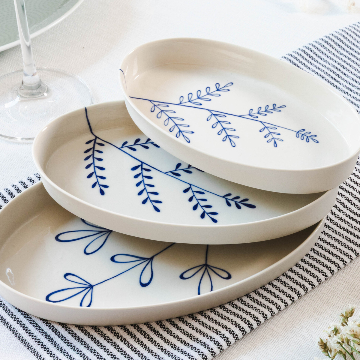 Süheyla Hand-Painted Porcelain Nesting Plates