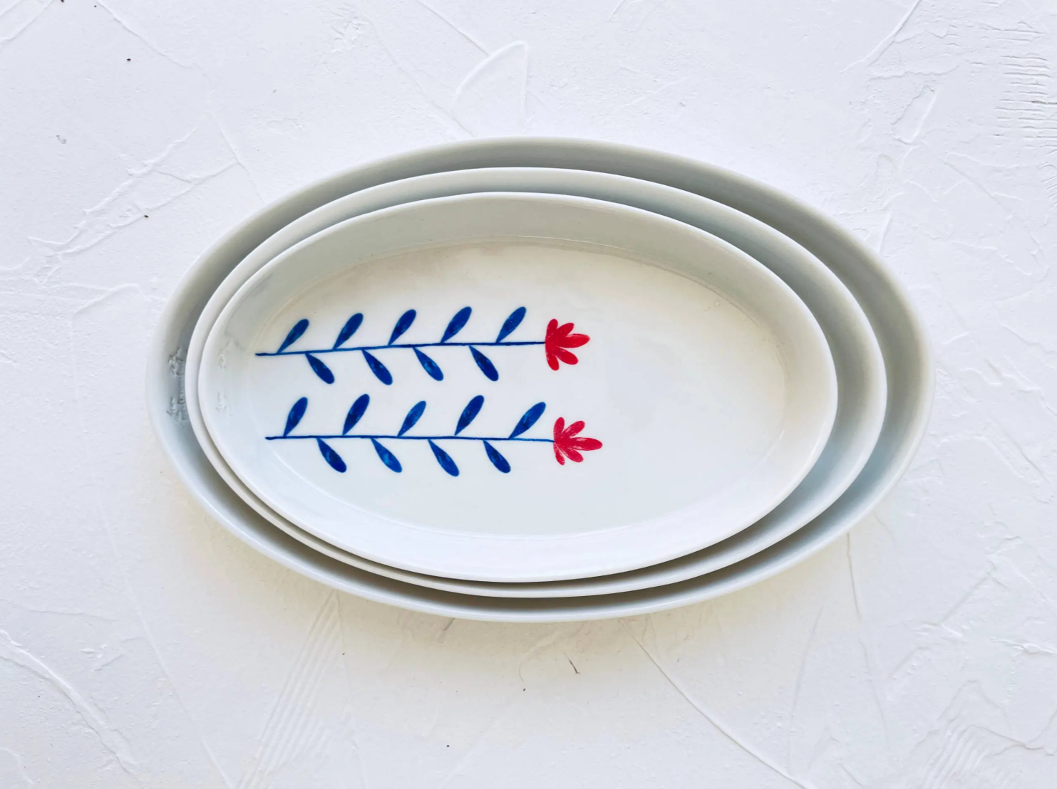 Amapola Hand-Painted Porcelain Nesting Plates - Atlas & Kiln