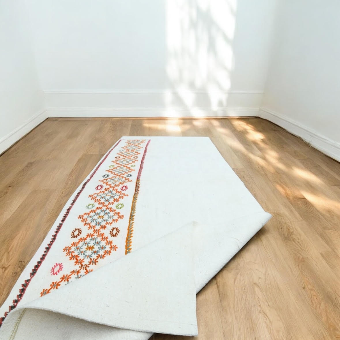 2.4' x 6.5' Vintage Embroidered Turkish Kilim - Atlas & Kiln